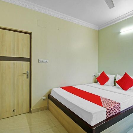 Oyo Flagship 84655 S S Guest House Kolkata Exterior photo