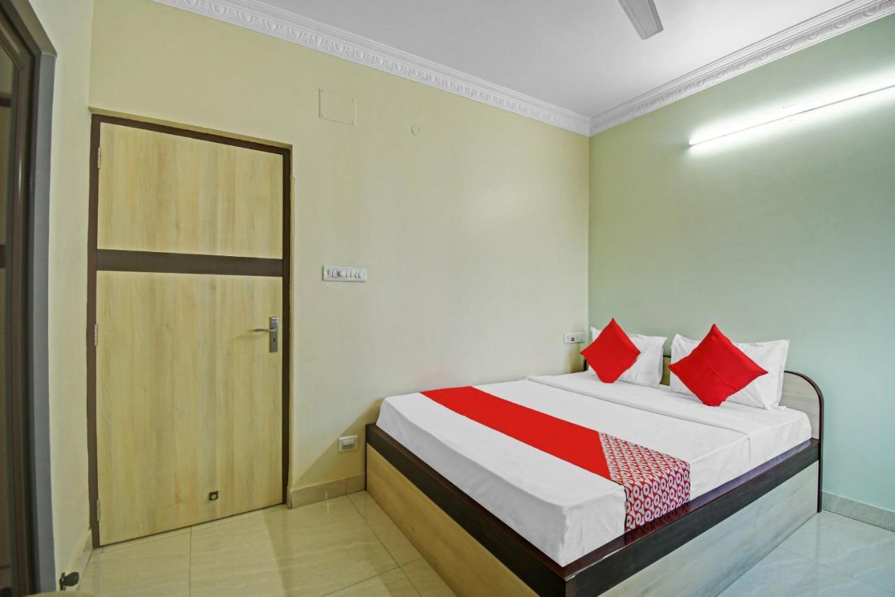 Oyo Flagship 84655 S S Guest House Kolkata Exterior photo